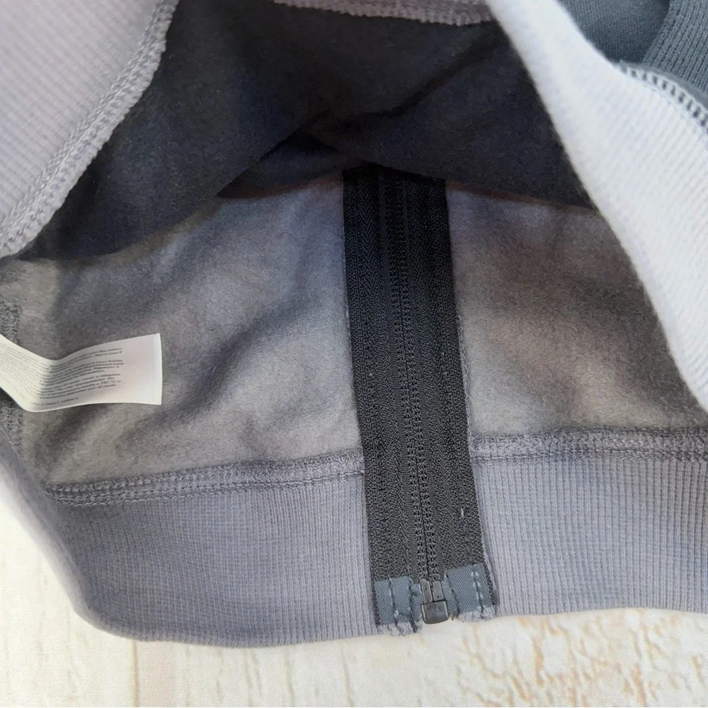🧥 Carter’s Toddler Boys Zip-Up Hoodie – Black & Gray‎